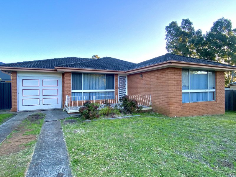 5 Plover Place, Ingleburn NSW 2565