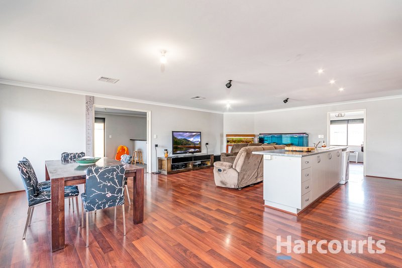 Photo - 5 Plumeria Rise, Sinagra WA 6065 - Image 4