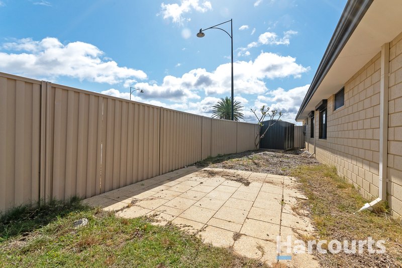 Photo - 5 Plumeria Rise, Sinagra WA 6065 - Image 19