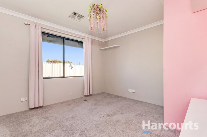 Photo - 5 Plumeria Rise, Sinagra WA 6065 - Image 25