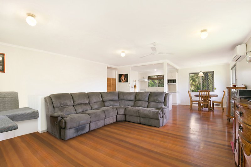 Photo - 5 Poinciana Street, Kingston QLD 4114 - Image 3