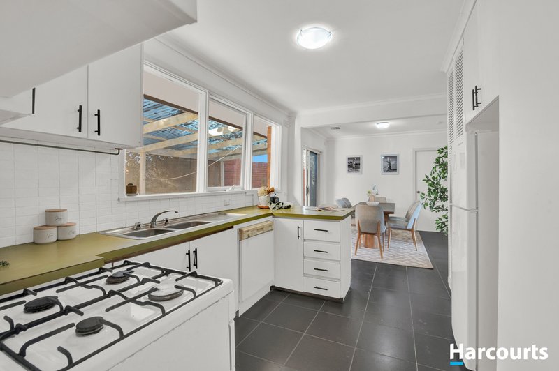 Photo - 5 Pontin Court, Burwood East VIC 3151 - Image 6