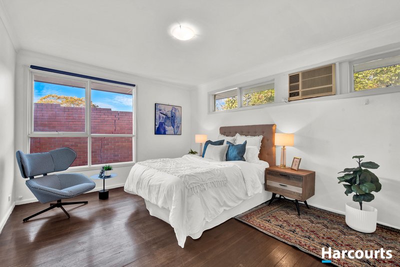 Photo - 5 Pontin Court, Burwood East VIC 3151 - Image 9