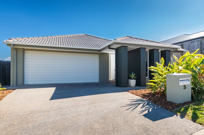 Photo - 5 Poppy Crescent, Springfield Lakes QLD 4300 - Image 1