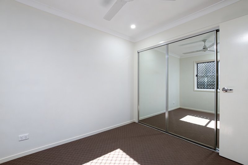 Photo - 5 Poppy Crescent, Springfield Lakes QLD 4300 - Image 14