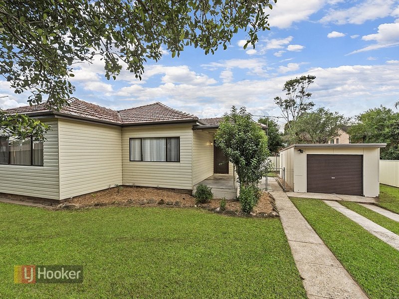 5 Portia Road, Toongabbie NSW 2146