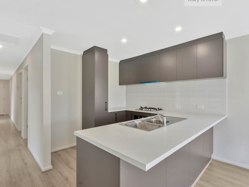 Photo - 5 Primrose Court, Davoren Park SA 5113 - Image 3