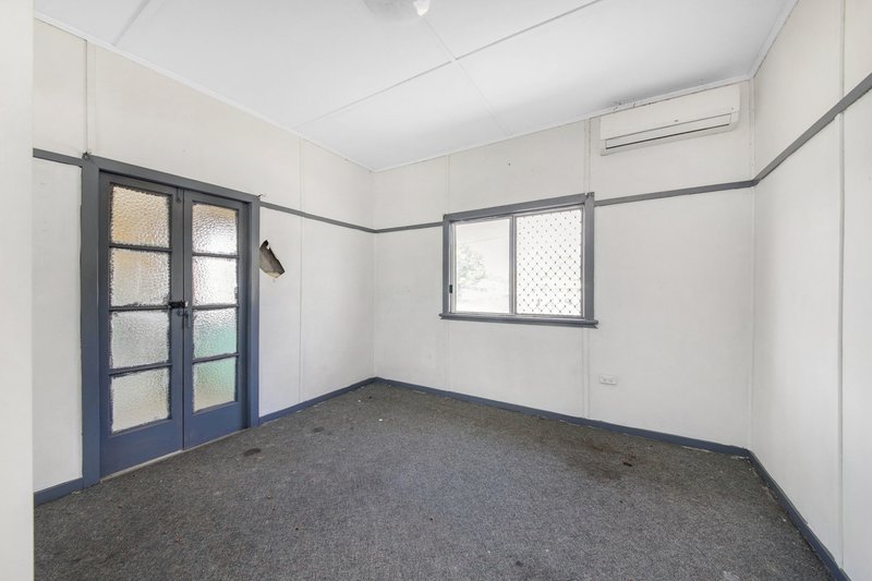 Photo - 5 Princess Street, Berserker QLD 4701 - Image 7