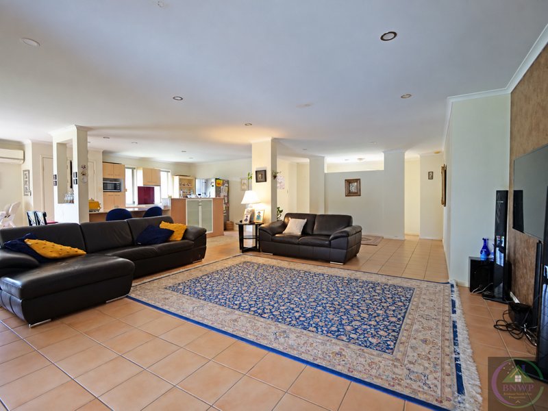 Photo - 5 Prospect Place, Upper Kedron QLD 4055 - Image 5