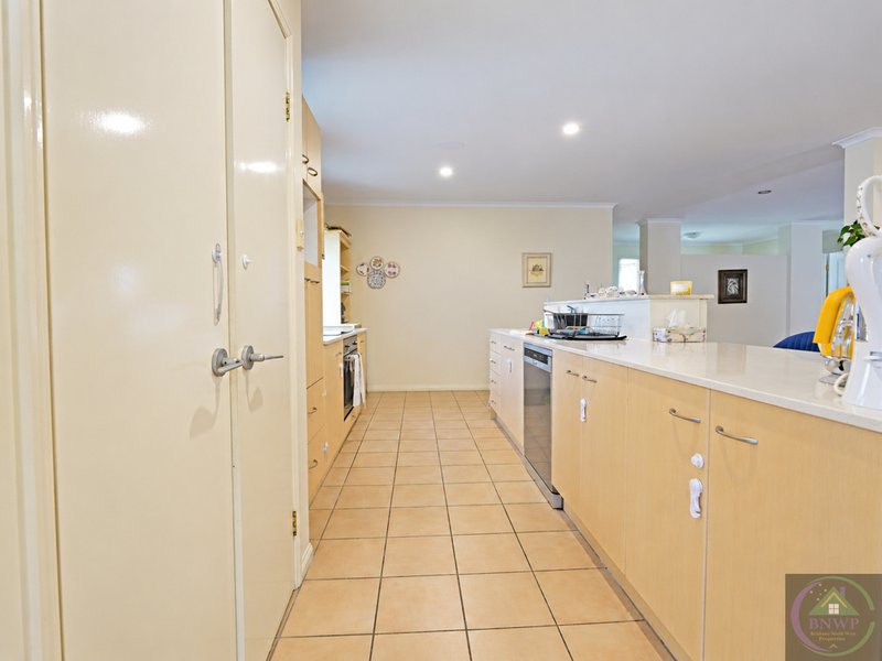 Photo - 5 Prospect Place, Upper Kedron QLD 4055 - Image 9