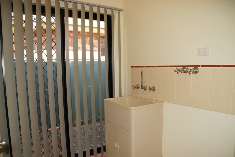 Photo - 5 Provan Place, Dubbo NSW 2830 - Image 6