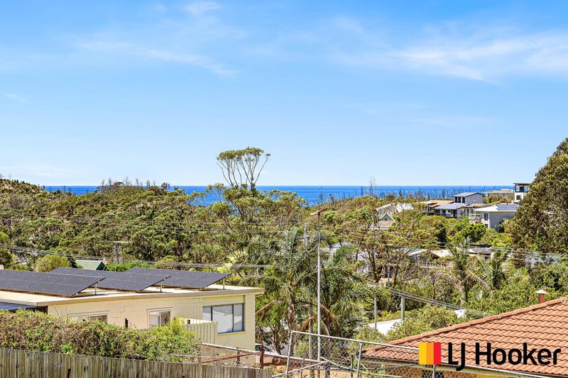 Photo - 5 Pyang Avenue, Malua Bay NSW 2536 - Image 7