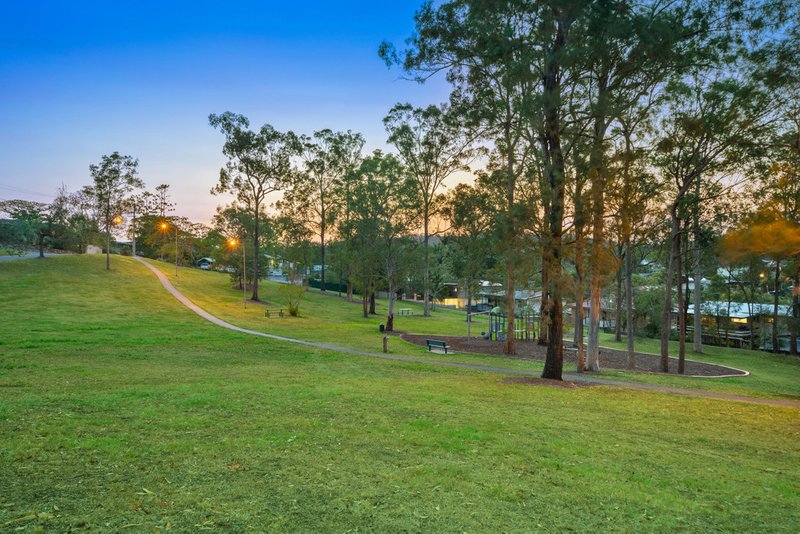 Photo - 5 Pyang Grove, Ferny Hills QLD 4055 - Image 13