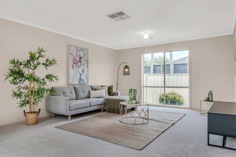 Photo - 5 Pymble Gardens, Craigieburn VIC 3064 - Image 15