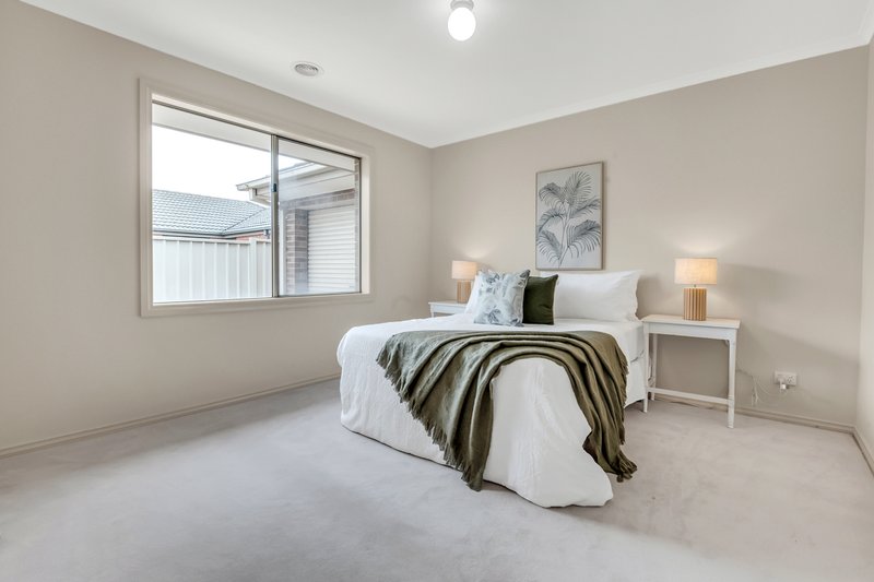 Photo - 5 Pymble Gardens, Craigieburn VIC 3064 - Image 19