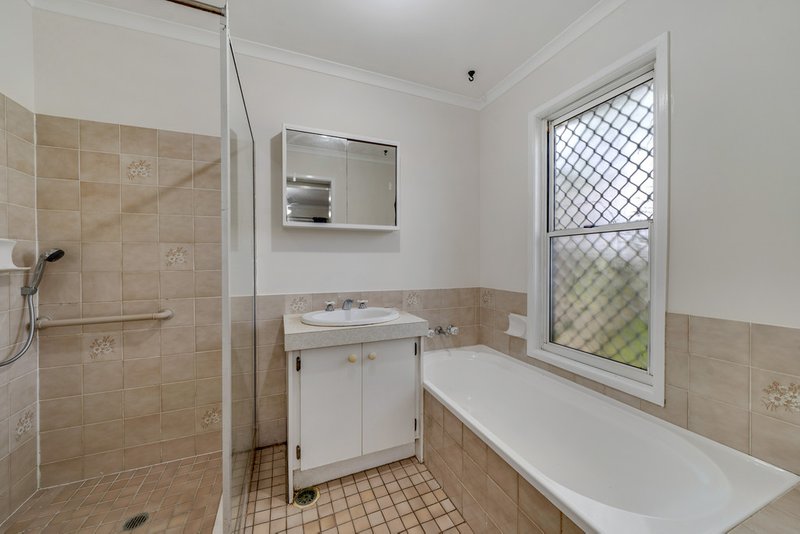 Photo - 5 Quarrian Crescent, Beenleigh QLD 4207 - Image 7