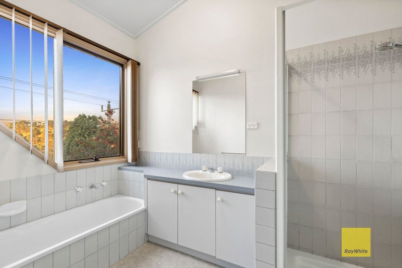 Photo - 5 Queens Park Road, Highton VIC 3216 - Image 11