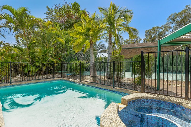 Photo - 5 Queenscliff Crescent, Robina QLD 4226 - Image 3