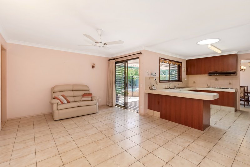 Photo - 5 Queenscliff Crescent, Robina QLD 4226 - Image 6