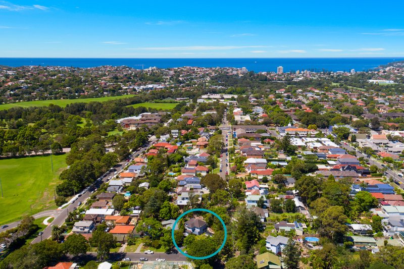 Photo - 5 Quinlan Parade, Manly Vale NSW 2093 - Image 10