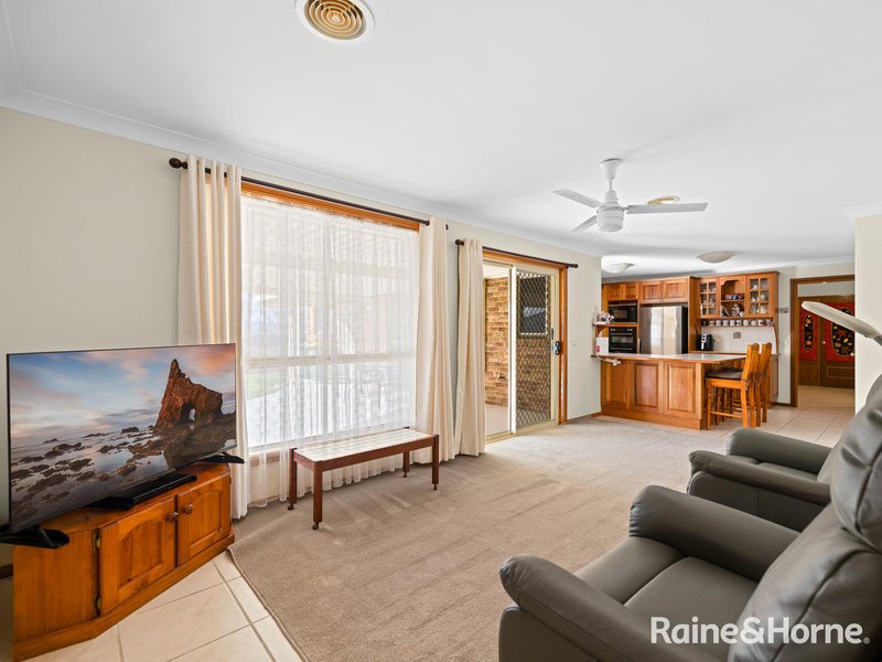 Photo - 5 Quinn Court, Llanarth NSW 2795 - Image 4