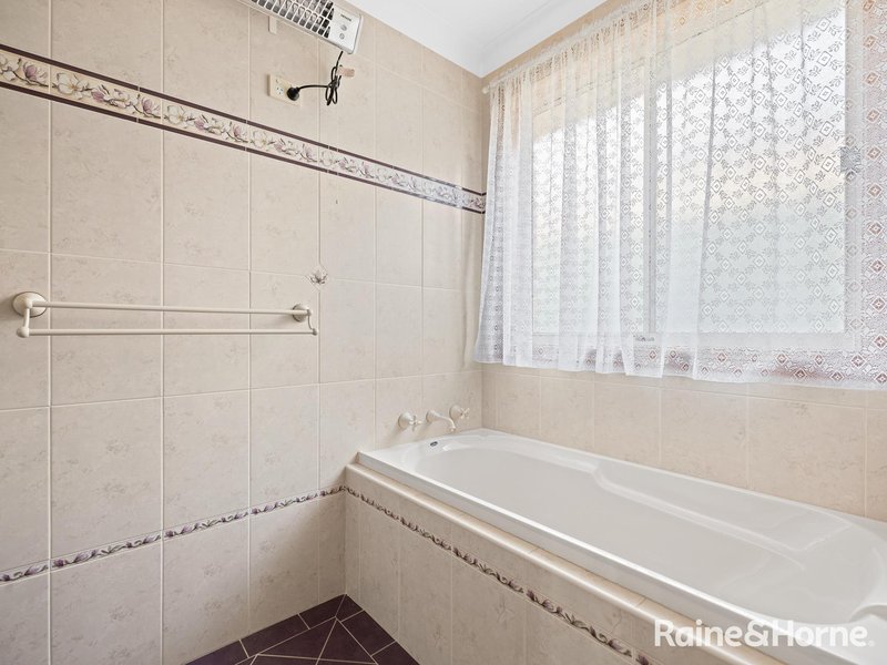Photo - 5 Quinn Court, Llanarth NSW 2795 - Image 14