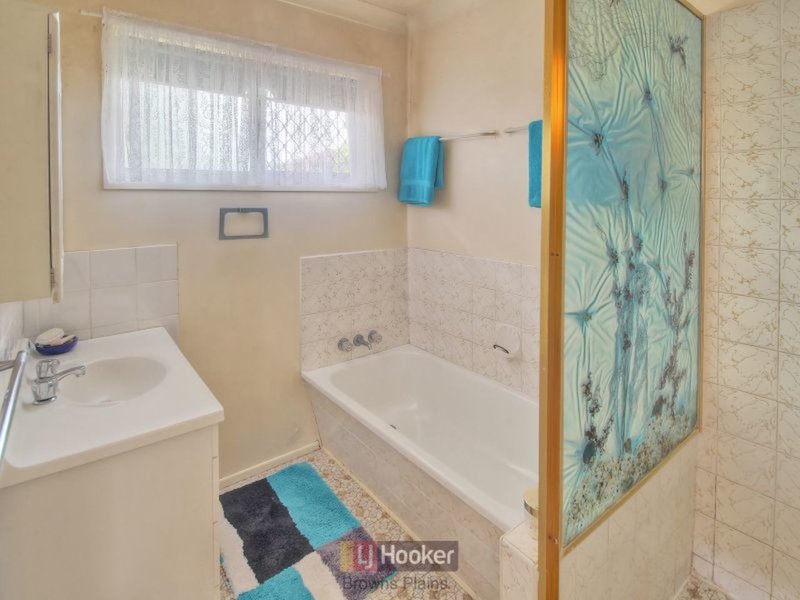 Photo - 5 Raelene Terrace, Springwood QLD 4127 - Image 8