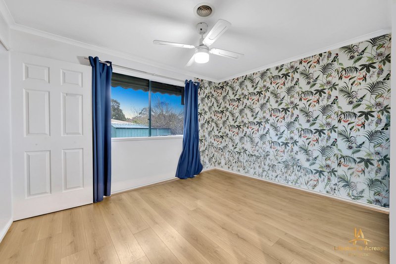 Photo - 5 Raffindale Crescent, Cranbourne West VIC 3977 - Image 14