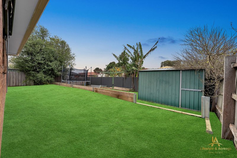 Photo - 5 Raffindale Crescent, Cranbourne West VIC 3977 - Image 17