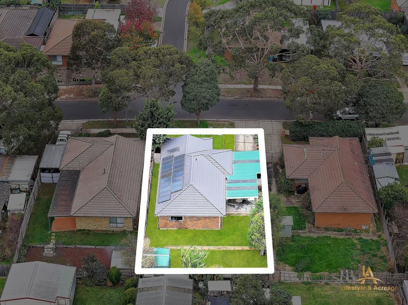 Photo - 5 Raffindale Crescent, Cranbourne West VIC 3977 - Image 22