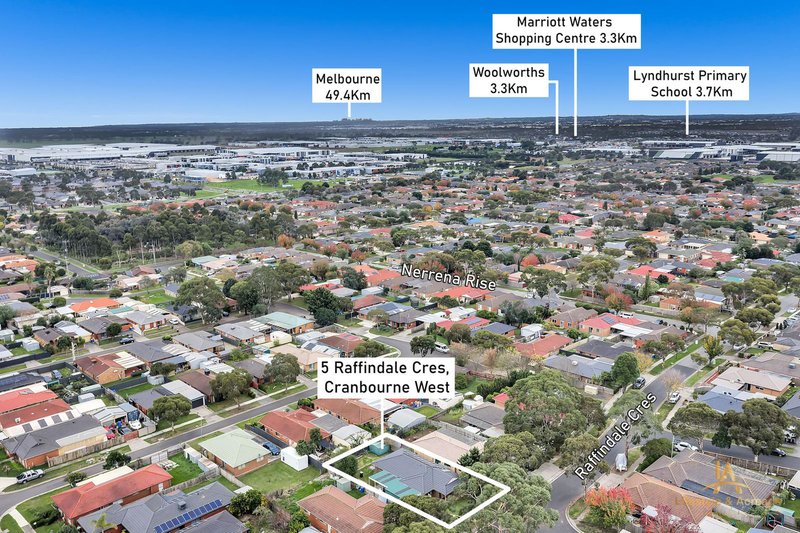 Photo - 5 Raffindale Crescent, Cranbourne West VIC 3977 - Image 26