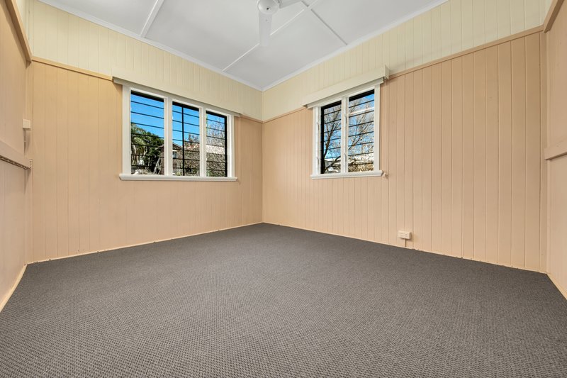 Photo - 5 Railway Street, West Gladstone QLD 4680 - Image 11