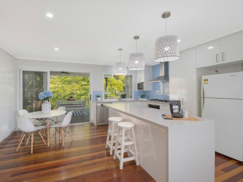 Photo - 5 Ramita Street, Holland Park West QLD 4121 - Image 2