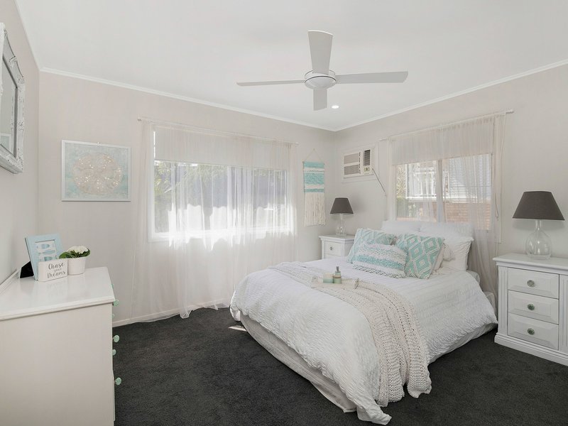 Photo - 5 Ramita Street, Holland Park West QLD 4121 - Image 6