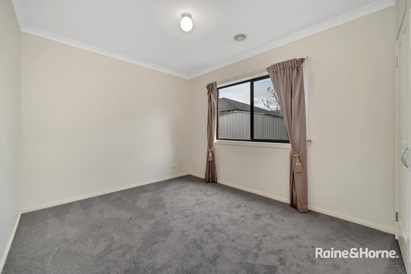 Photo - 5 Rammer Way, Cranbourne East VIC 3977 - Image 12