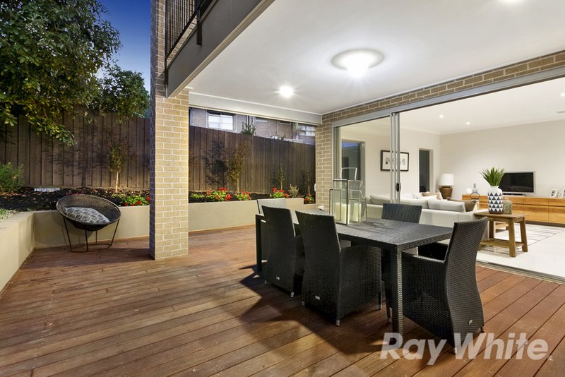 Photo - 5 Randall Court, Mount Waverley VIC 3149 - Image 14