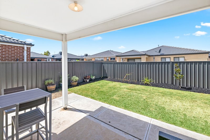 Photo - 5 Rathdowne Road, Werribee VIC 3030 - Image 13