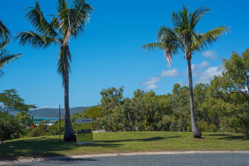 Photo - 5 Rattray Avenue, Hideaway Bay QLD 4800 - Image 2