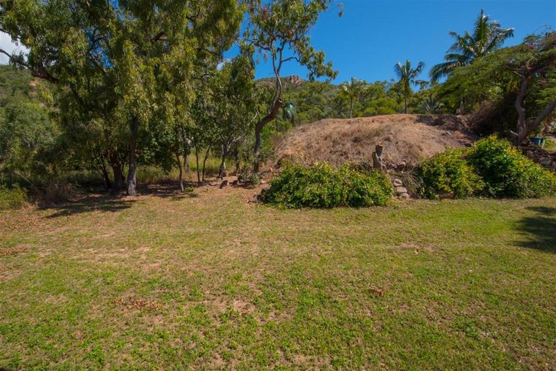 Photo - 5 Rattray Avenue, Hideaway Bay QLD 4800 - Image 10