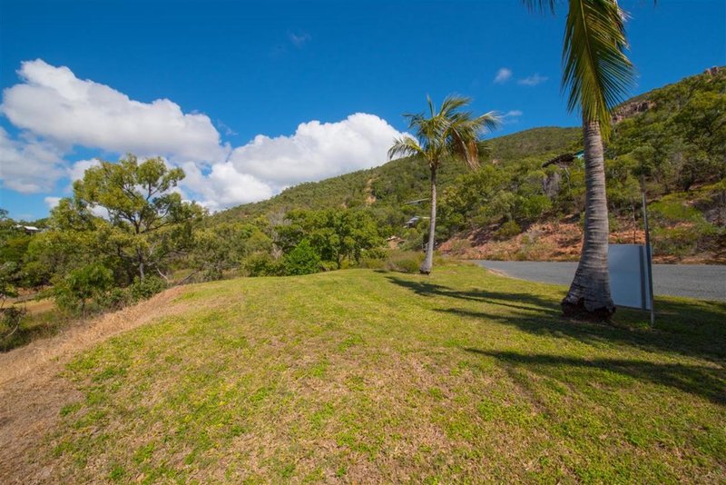 Photo - 5 Rattray Avenue, Hideaway Bay QLD 4800 - Image 11