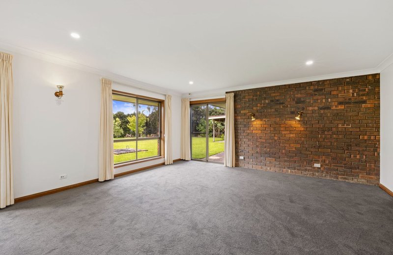 Photo - 5 Raym Road, Kenthurst NSW 2156 - Image 5