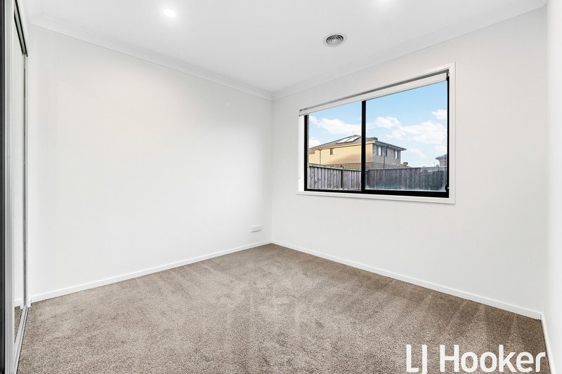 Photo - 5 Redding Street, Cranbourne East VIC 3977 - Image 13