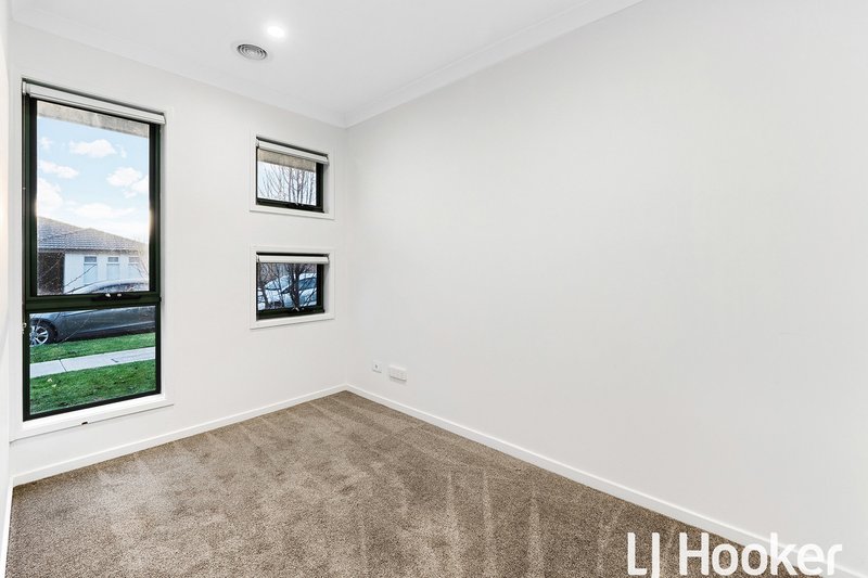 Photo - 5 Redding Street, Cranbourne East VIC 3977 - Image 17