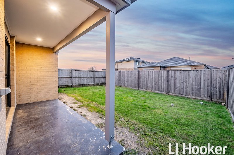 Photo - 5 Redding Street, Cranbourne East VIC 3977 - Image 18