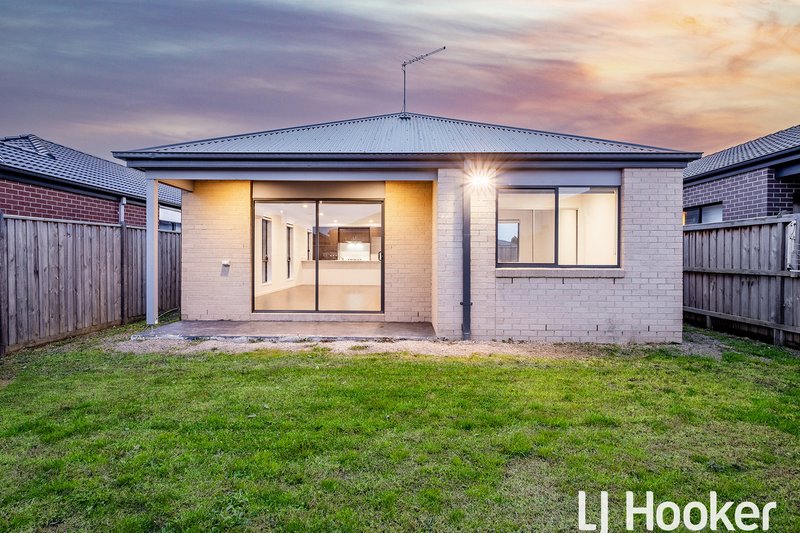 Photo - 5 Redding Street, Cranbourne East VIC 3977 - Image 20