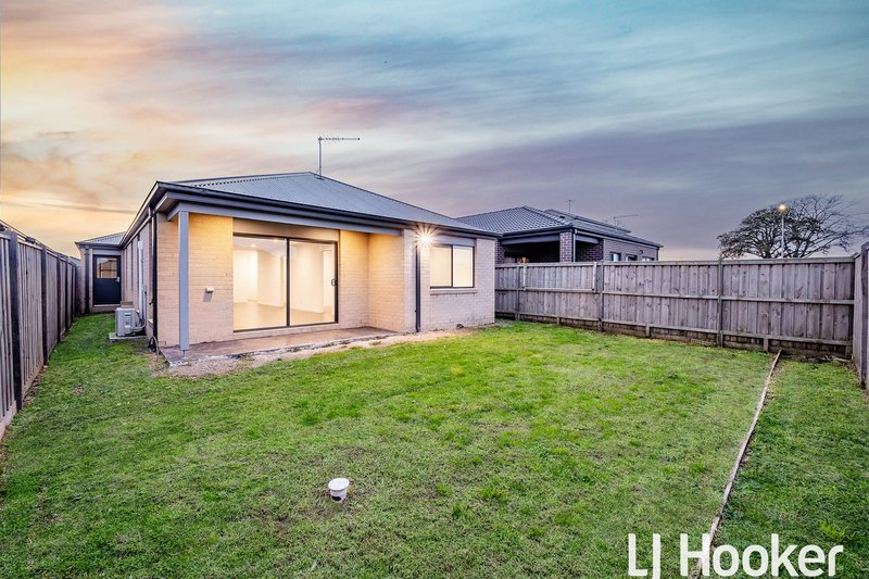 Photo - 5 Redding Street, Cranbourne East VIC 3977 - Image 21