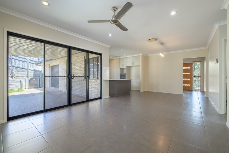 Photo - 5 Redgum Drive, Kirkwood QLD 4680 - Image 5