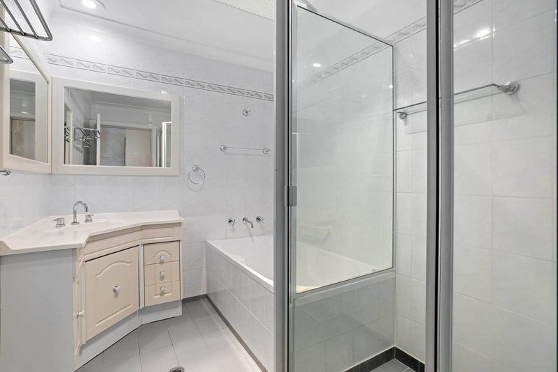 Photo - 5 Redmond Avenue, Baulkham Hills NSW 2153 - Image 12