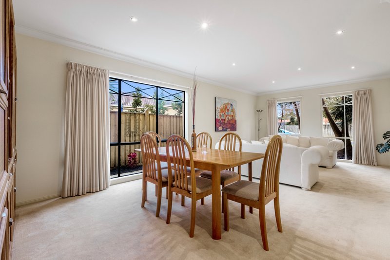 Photo - 5 Reef Court, Aspendale Gardens VIC 3195 - Image 4