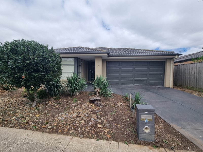 Photo - 5 Reefside Way, Point Cook VIC 3030 - Image 1